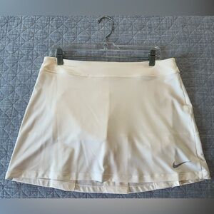 NikeGolf Tour Performance Dri-Fit skort set